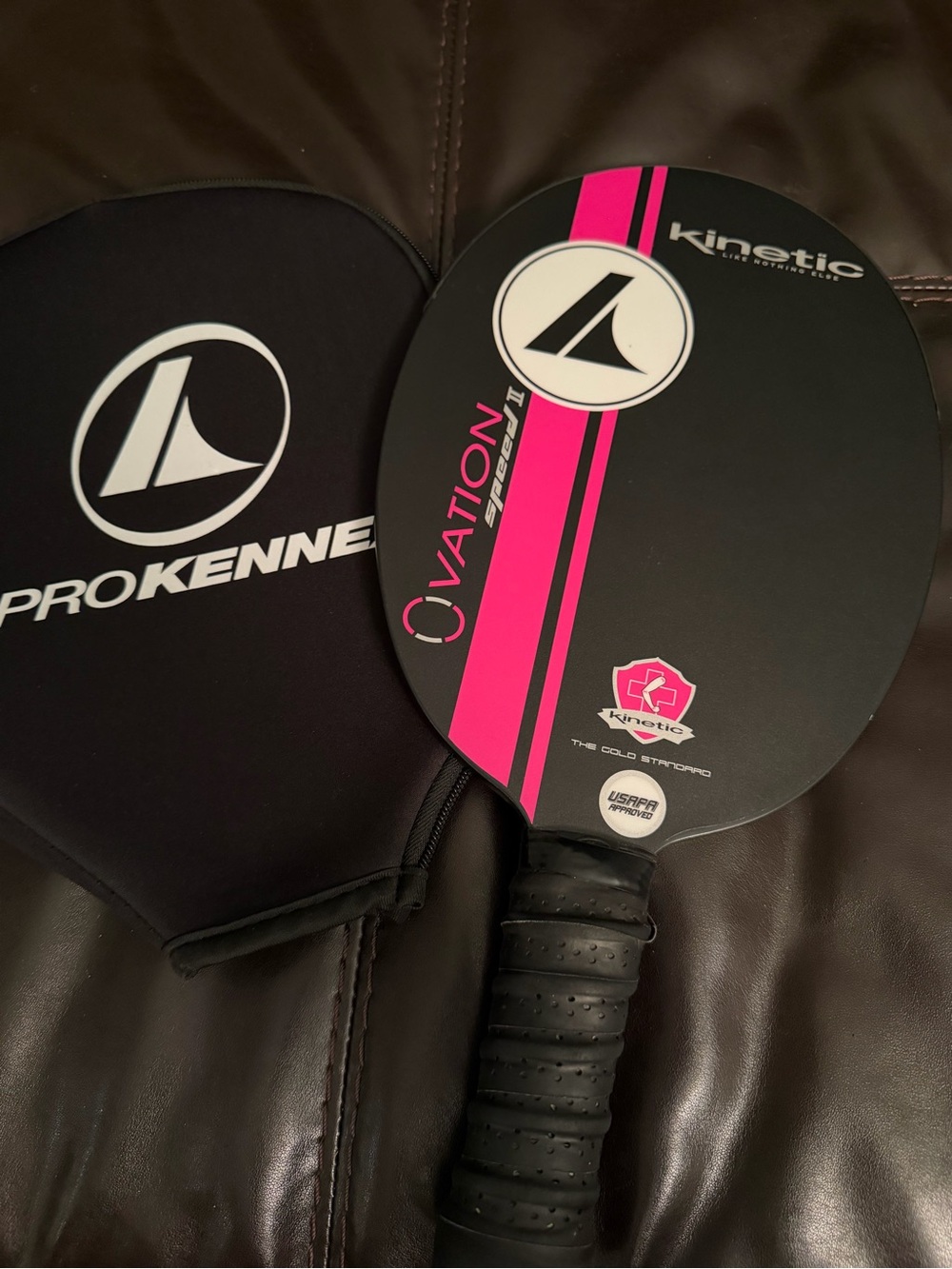 Kinetic Ovation II Pickleball Paddle - Black with Pink Accents